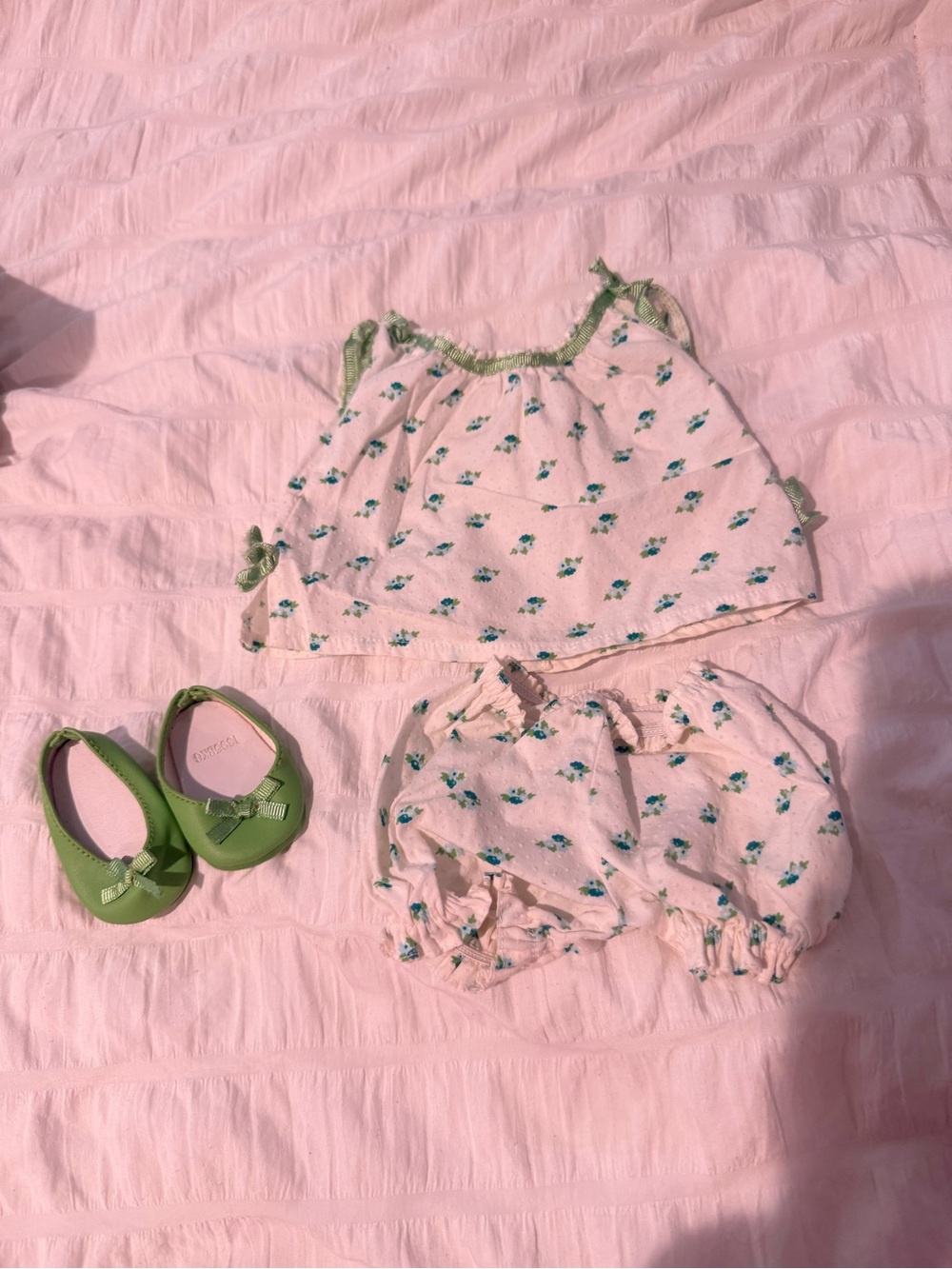 American girl Retired Maryellen PJ's and slippers